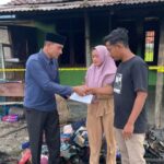 Kepala Desa ( Saripudin ) Penampaan yang sangat Siaga dan Gerak Cepat Bantu Korban Kebakaran di Gayo Lues
