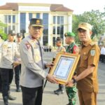 Kapolda Jambi Irjen Pol. Krisno H. Siregar, memimpin langsung Apel Pagi Personel Polda Jambi yang digelar di Lapangan Hitam Mapolda Jambi